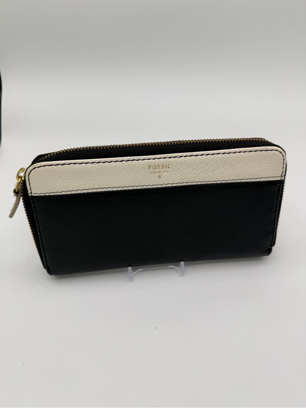 Fossil Black and Cream Zip-Around Wallet with Gold Accents